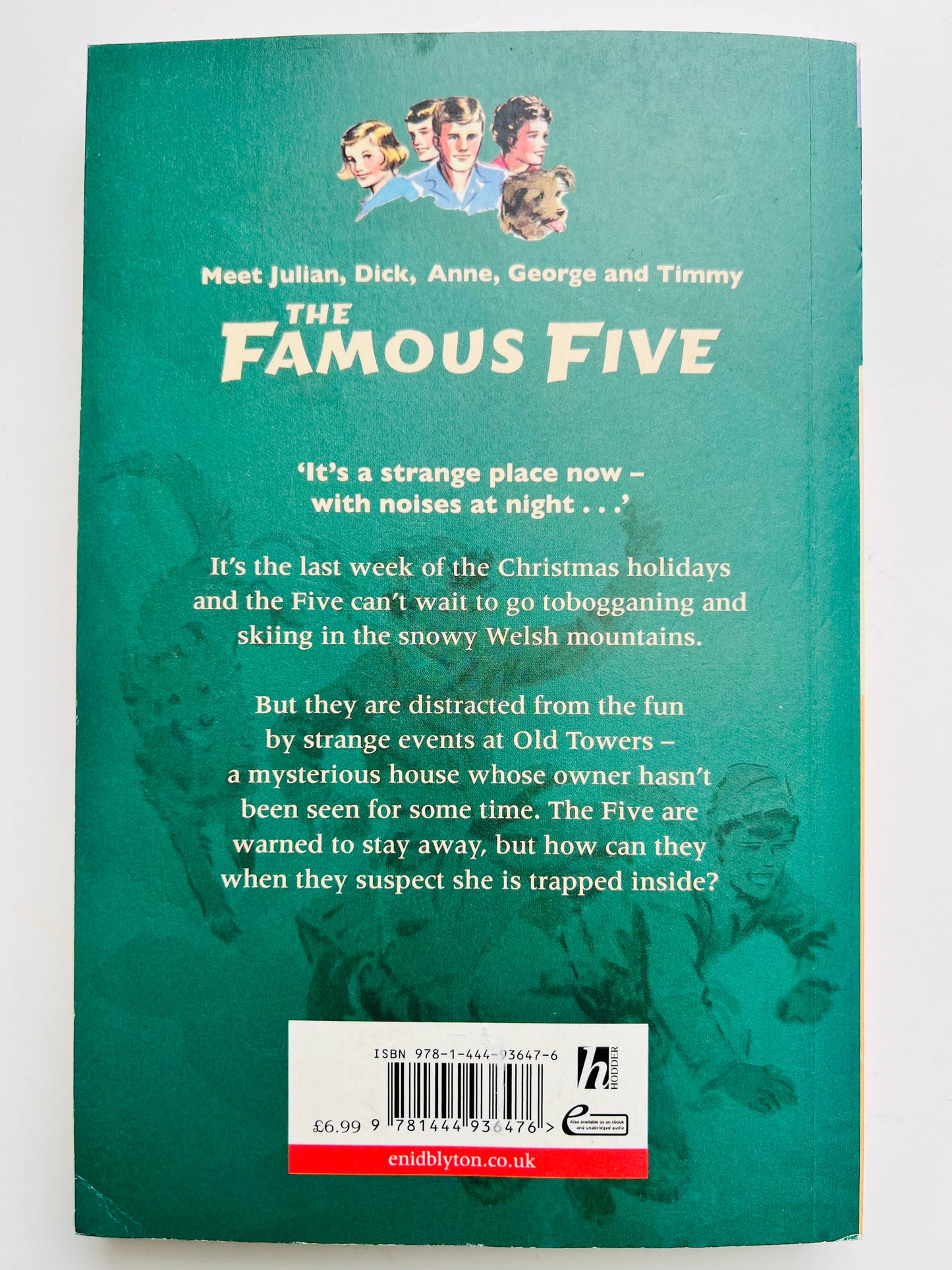 Five Get Into a Fix by Enid Blyton