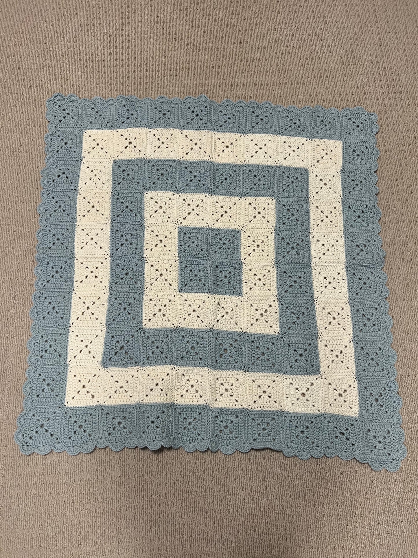 Mint and cream granny square knee blanket